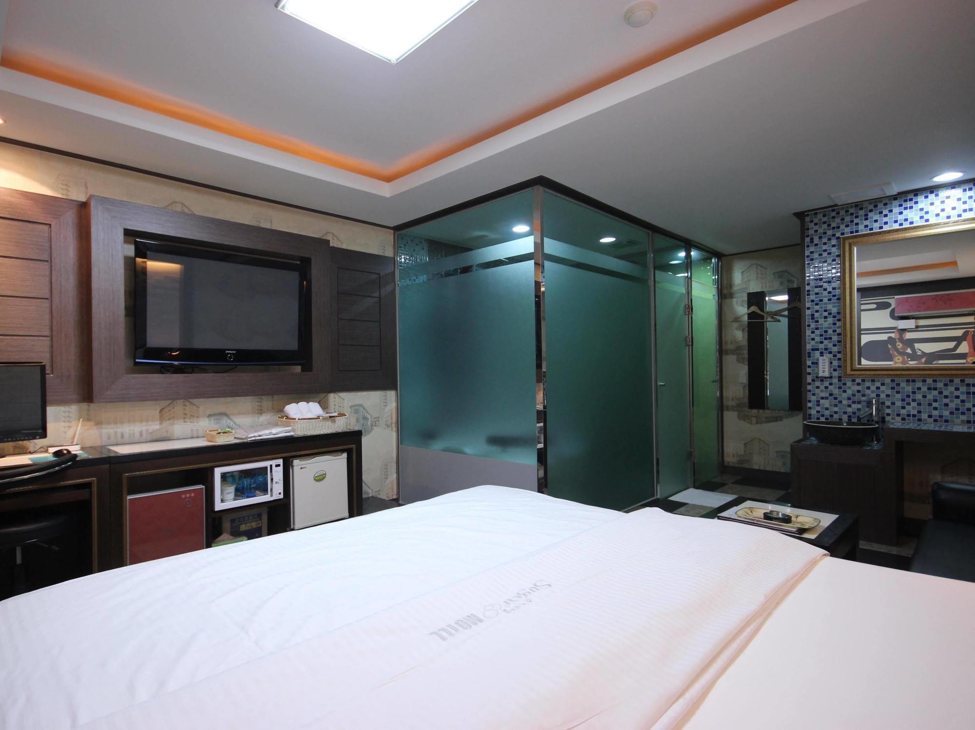 Sugar Hotel Gyeongju Exterior photo